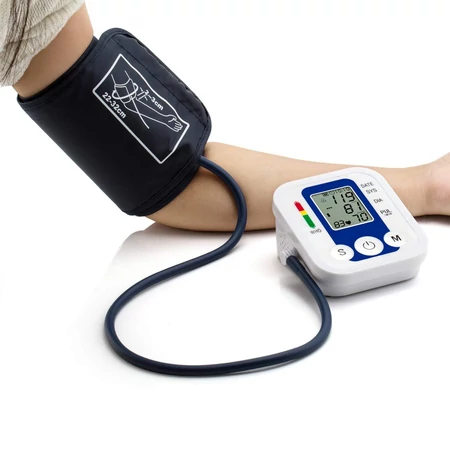 Felkaros digitális vérnyomásmérő WHO skálával. MS-230